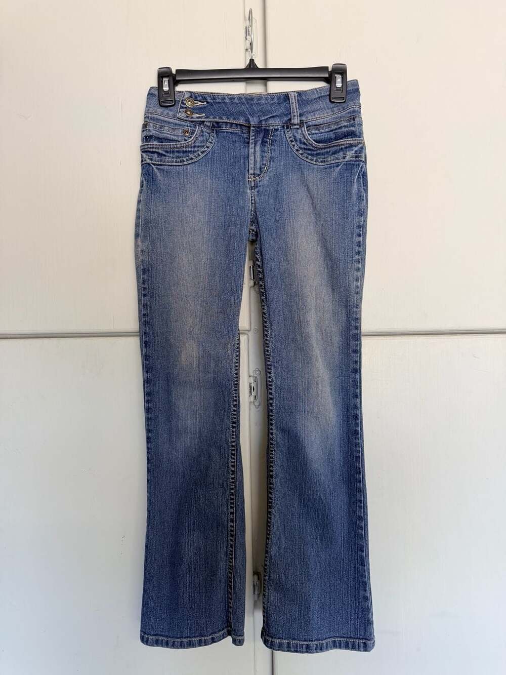 YMI Blue Denim Bootcut Jeans with Fleur-de-Lis Embellished Back Pockets Size 14